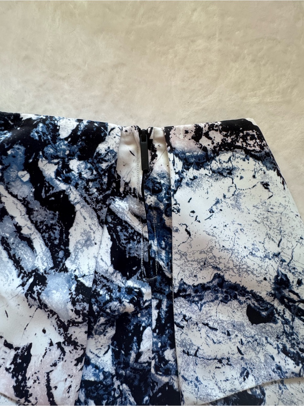 Kendall & Kylie Black and White Marble Two-Piece Set - Picture 6 of 11